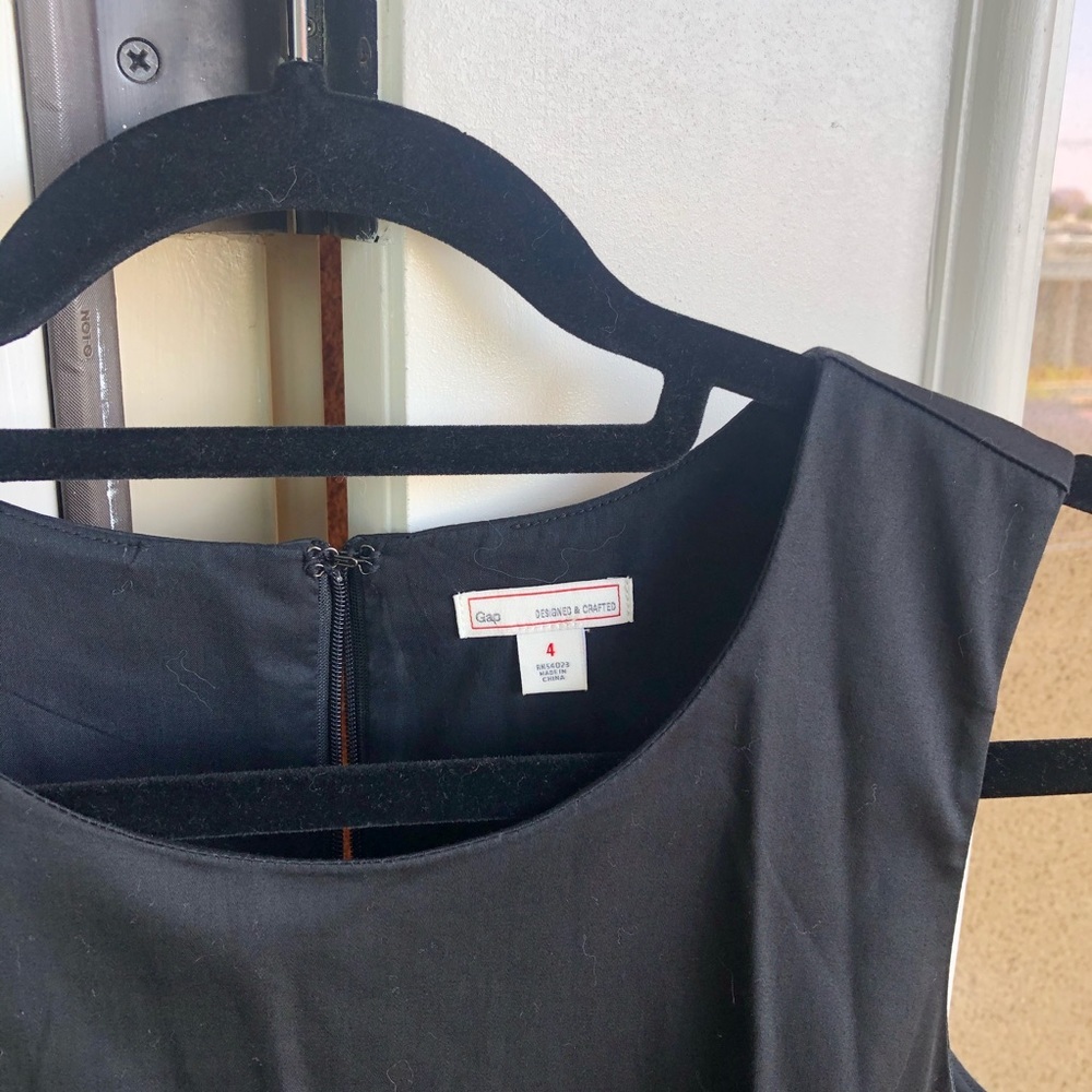 🐕 NWOT GAP fit and flare cotton dress - Picture 2 of 10